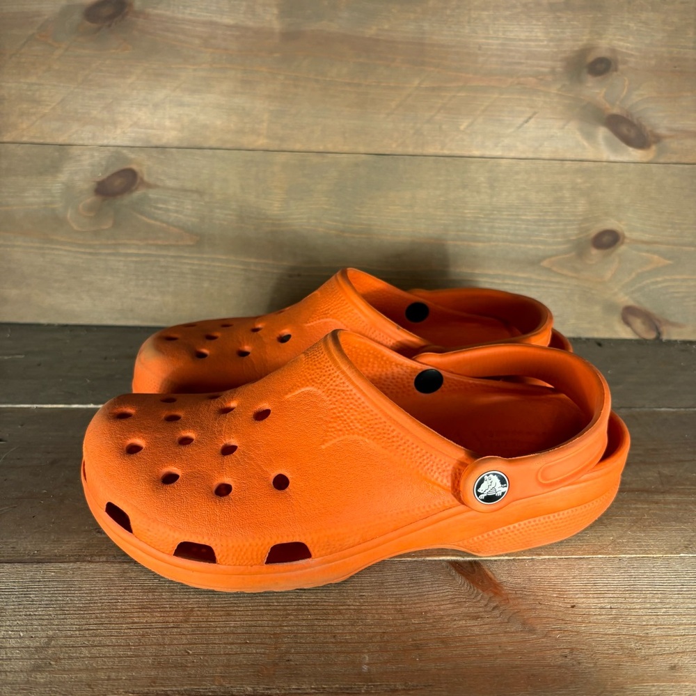 crocs classic womens size 8 shoes orange slip on comfort clogs sandals